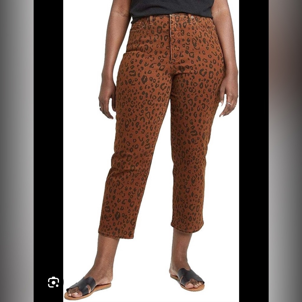 Universal Thread High Rise Vintage Straight Size 10 jean